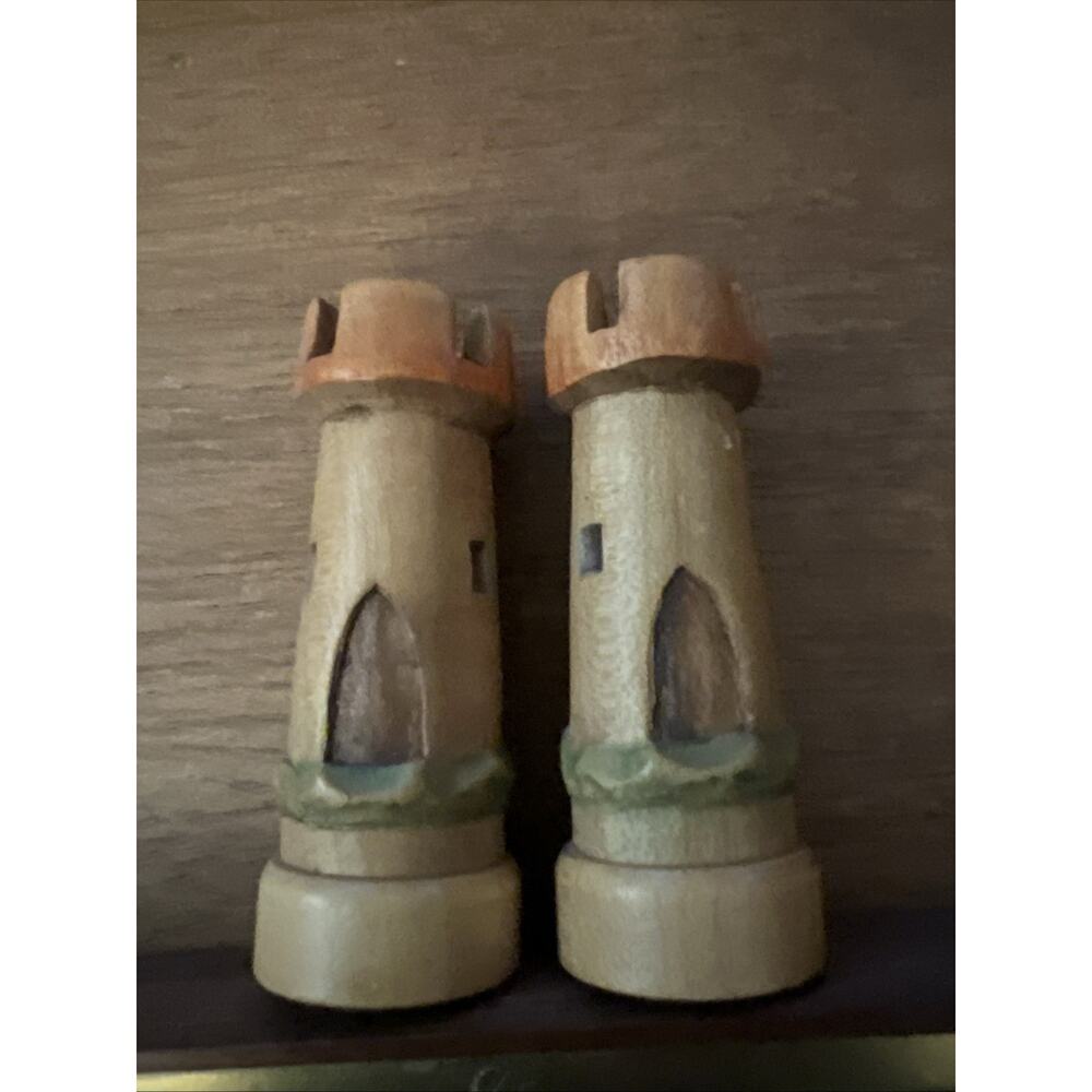 VINTAGE REPLACEMENT ANRI KING RICHARD ONE WHITE CHESS ROOK HAND CARVED WOOD